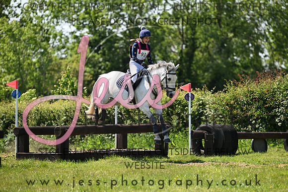 TG18 (319)
